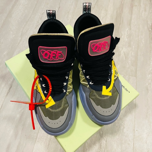 Off-white sneakers - Picture 11 of 16